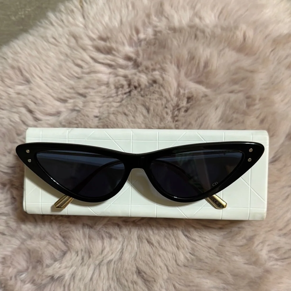 Dior Black Cat-Eye Sunglasses - Picture 5 of 6